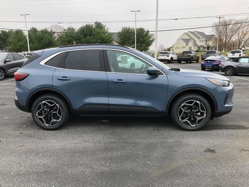 New 2026 Ford Escape Platinum w/ Premium Technology Package image 6