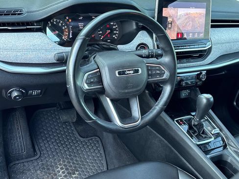 Used 2022 Jeep Compass Latitude w/ Sun and Sound Group AWD/4WD image 13