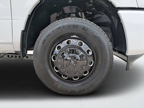 New 2026 RAM 3500 Big Horn AWD/4WD image 10