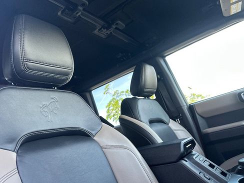 Used 2023 Ford Bronco Wildtrak image 17