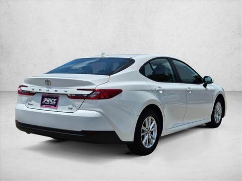 Used 2026 Toyota Camry LE w/ Convenience Package FWD image 5