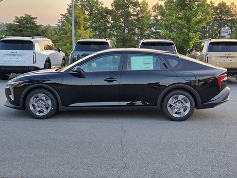 New 2026 Kia K4 FWD image 4