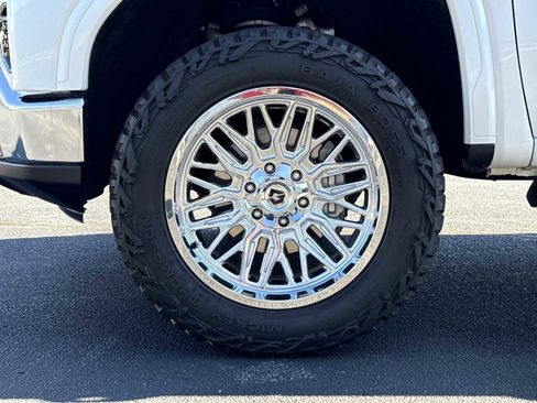 Used 2024 GMC Sierra 1500 SLT w/ SLT Premium Plus Package image 40