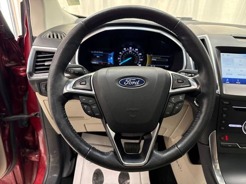 Used 2019 Ford Edge Titanium image 24