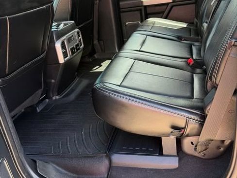 Used 2021 Ford F250 Lariat w/ Lariat Ultimate Package AWD/4WD image 3