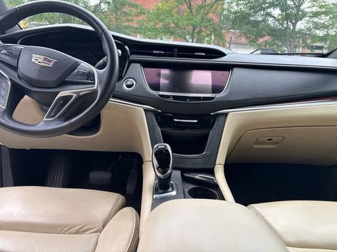 Used 2017 Cadillac XT5 Premium Luxury AWD/4WD image 8