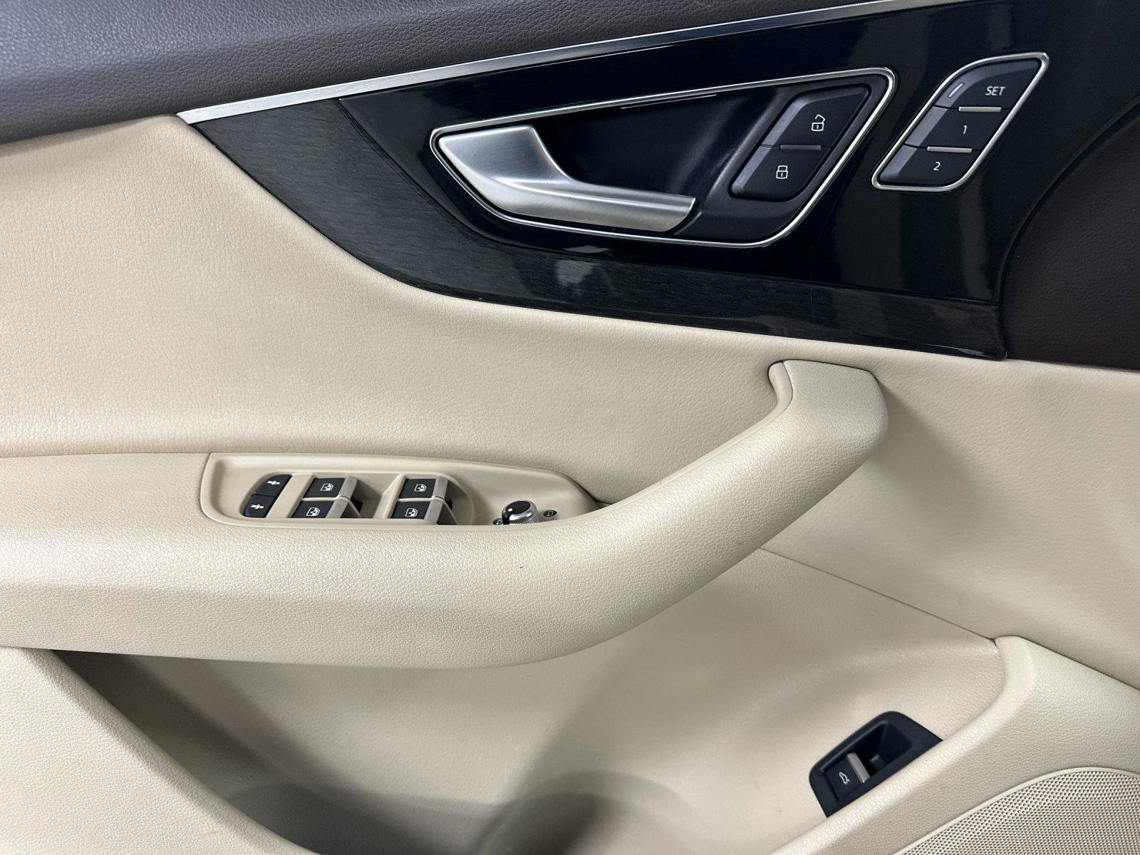 Used 2018 Audi Q7 3.0T Premium AWD/4WD image 10