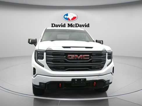 Used 2024 GMC Sierra 1500 AT4 w/ AT4 Preferred Package AWD/4WD image 4