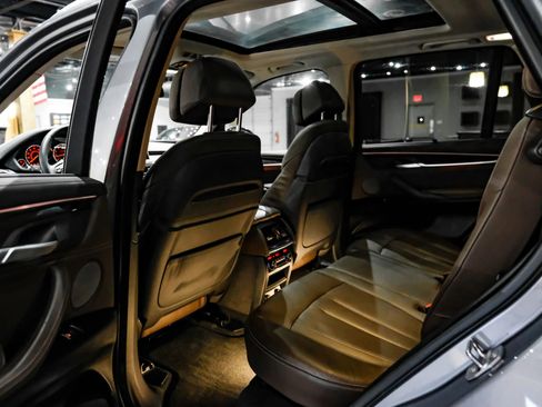 Used 2016 BMW X5 xDrive50i image 27