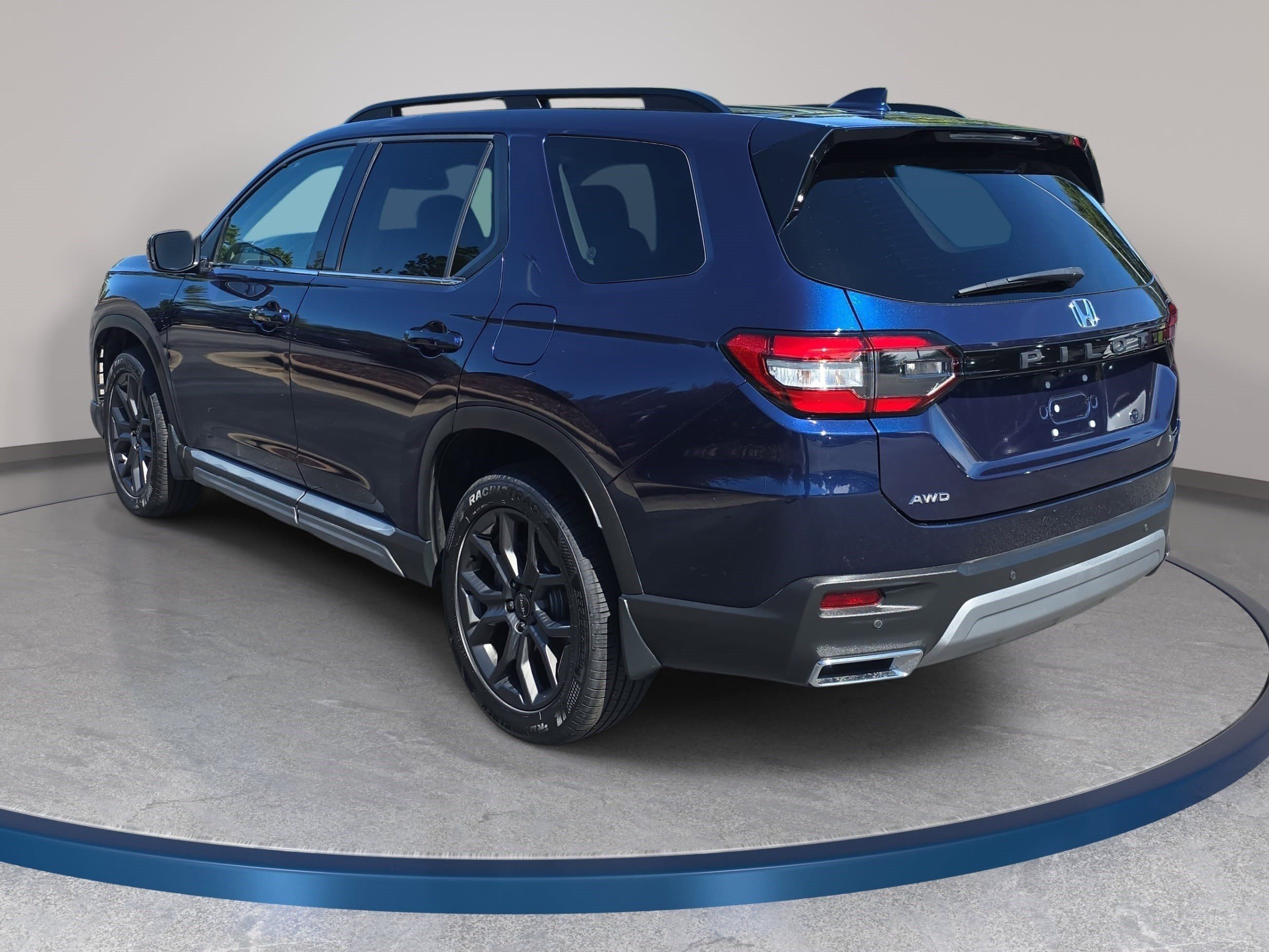 Used 2024 Honda Pilot Touring image 7