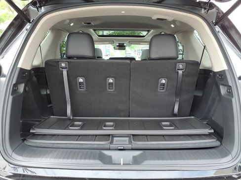 Certified 2025 Honda Pilot Touring image 11