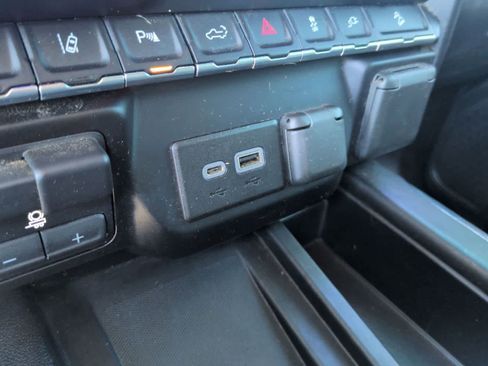 Used 2023 GMC Sierra 2500 Denali image 28