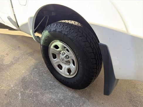 Used 2019 Nissan Frontier S image 4