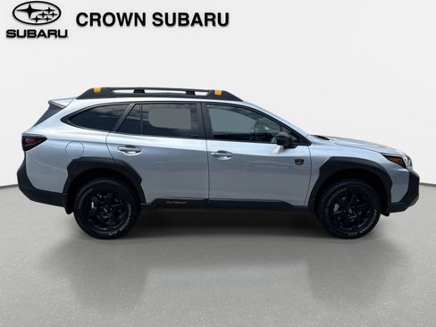 Used 2025 Subaru Outback Wilderness AWD/4WD image 3