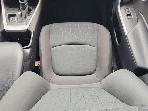 Used 2025 Toyota RAV4 XLE w/ Convenience Package FWD image 13