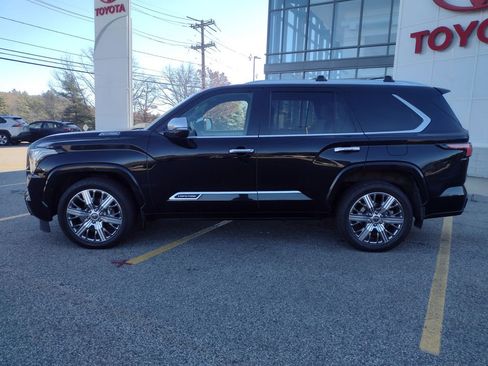 Used 2023 Toyota Sequoia Capstone image 3