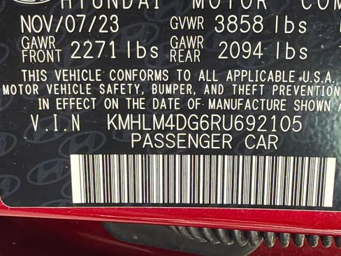 Used 2024 Hyundai Elantra SEL FWD image 31