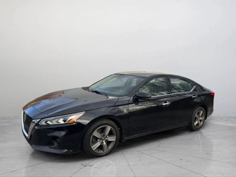 Used 2019 Nissan Altima 2.5 SV image 1