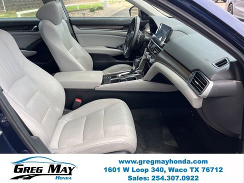 Used 2018 Honda Accord Touring image 12