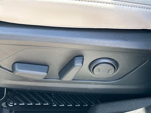 New 2025 Hyundai Tucson Limited image 16