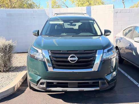Certified 2023 Nissan Pathfinder SL FWD image 3