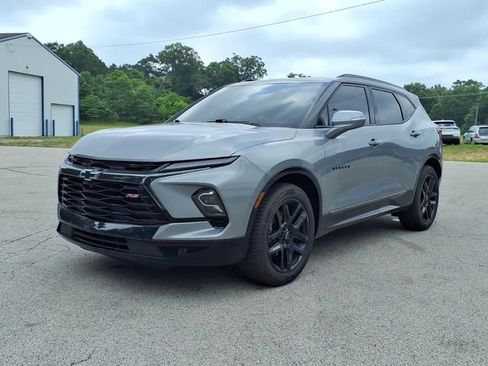 Used 2023 Chevrolet Blazer RS w/ Driver Confidence II Package AWD/4WD image 3