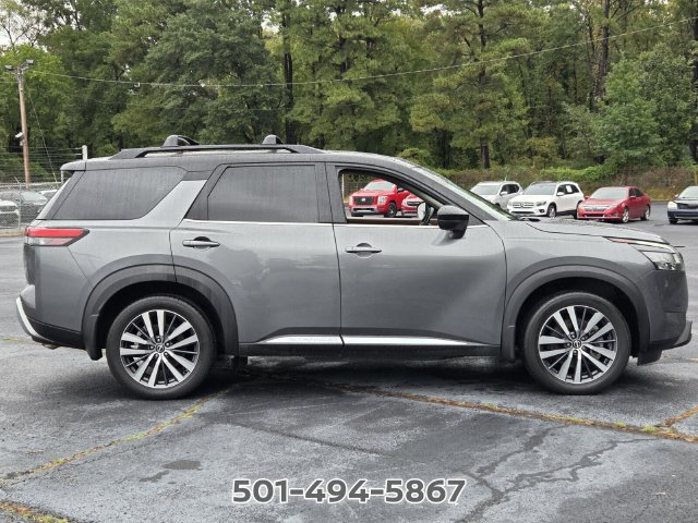 Used 2022 Nissan Pathfinder Platinum w/ Cargo Package AWD/4WD image 6