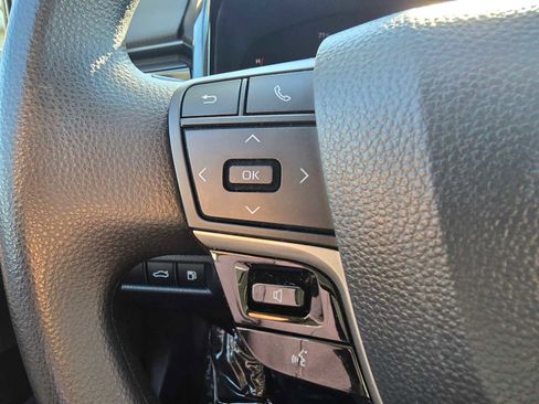 Used 2025 Toyota Camry LE image 31