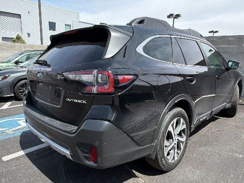 Used 2022 Subaru Outback Limited image 2