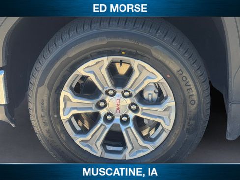 Used 2025 GMC Sierra 1500 SLT AWD/4WD image 14