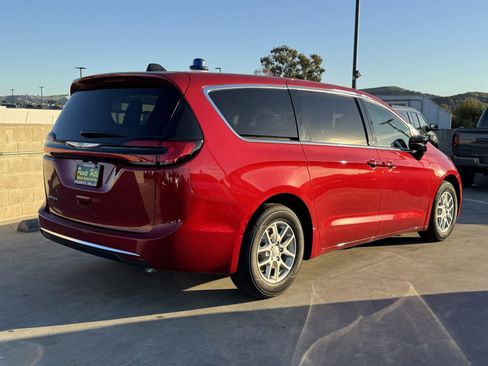 New 2026 Chrysler Pacifica Select image 5