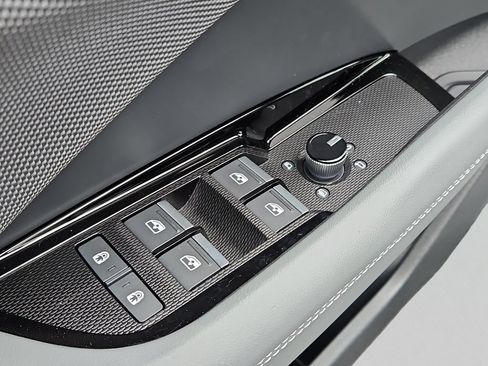 New 2026 Audi Q3 quattro 2.0T AWD/4WD image 19