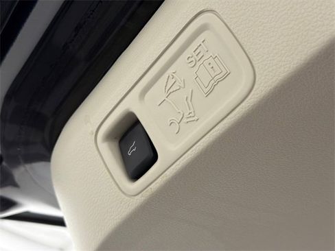 Certified 2022 Lincoln Navigator Black Label image 10