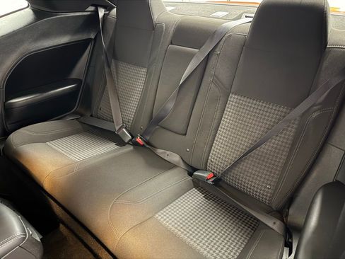 Used 2022 Dodge Challenger SXT image 18