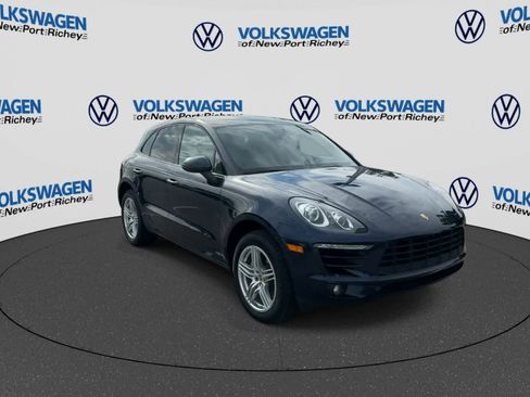 Used 2018 Porsche Macan AWD/4WD image 2