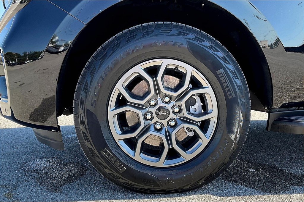 Used 2026 Ford Expedition Active AWD/4WD image 30