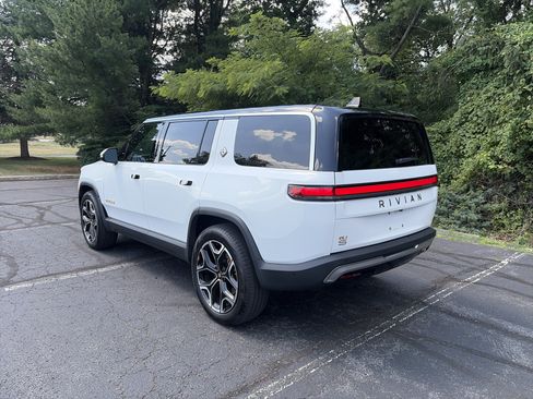 Used 2022 Rivian R1S Launch Edition AWD/4WD image 7