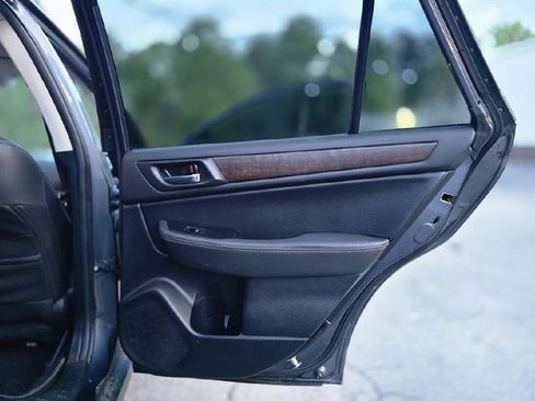 Used 2017 Subaru Outback 3.6R Limited image 24