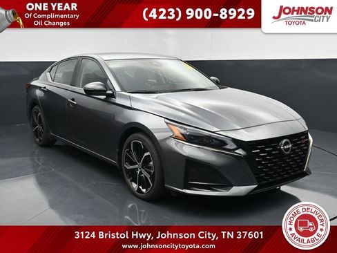 Used 2023 Nissan Altima 2.5 SR FWD image 1