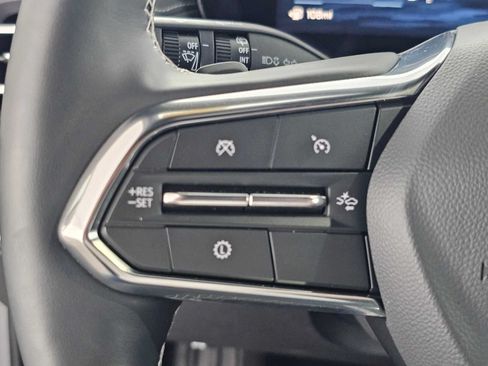 Used 2026 Chevrolet Traverse LT FWD image 29