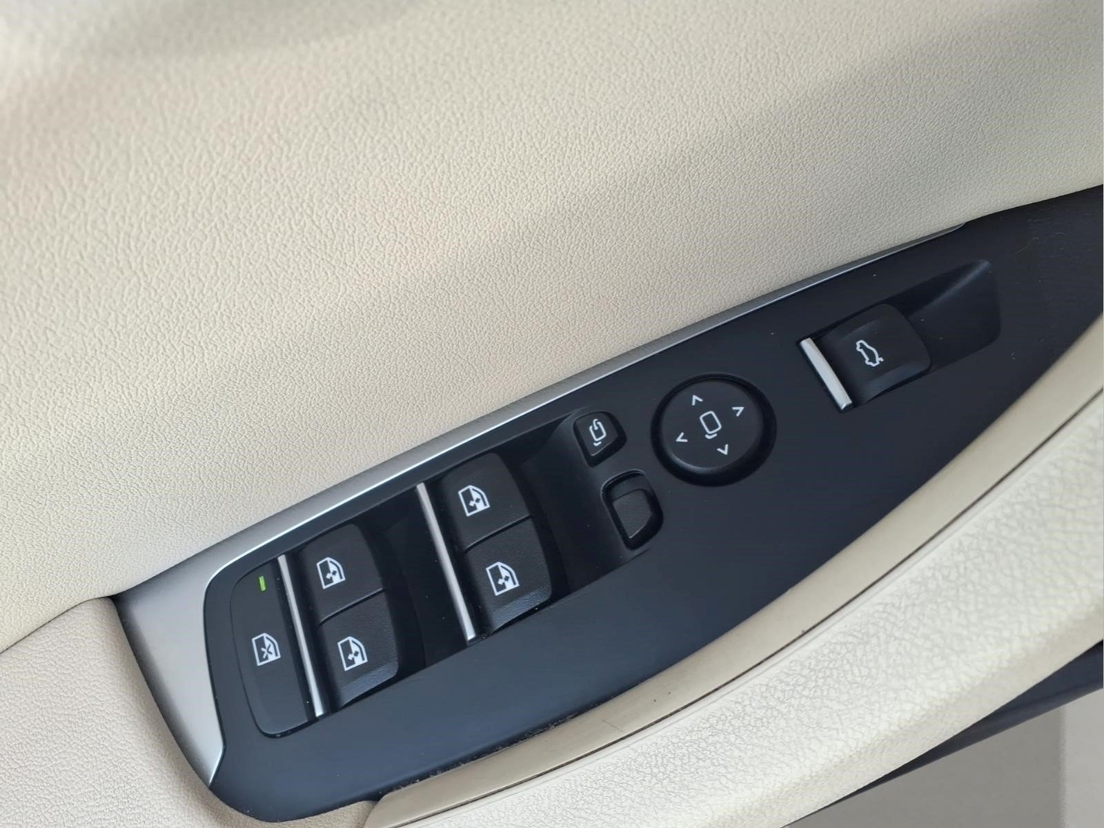 Used 2020 BMW X3 xDrive30i AWD/4WD image 16