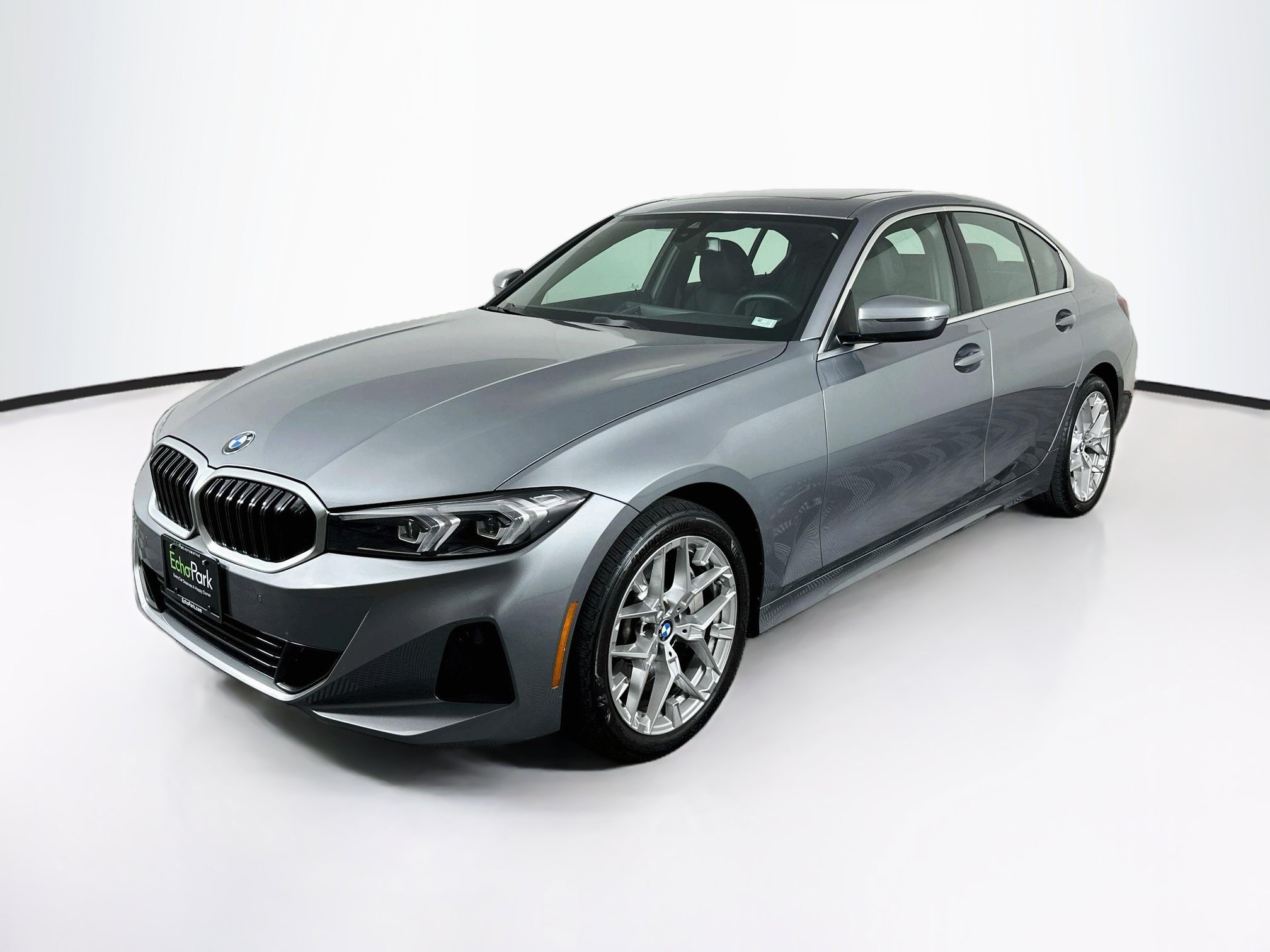 Used 2026 BMW 330i xDrive Sedan w/ Convenience Package AWD/4WD image 3