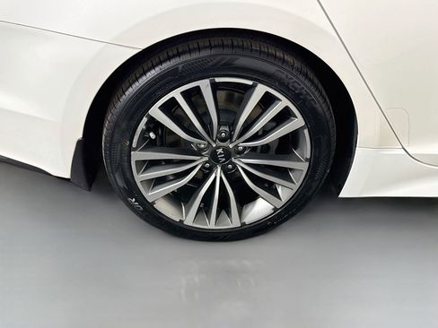 Used 2018 Kia Stinger Premium RWD image 33
