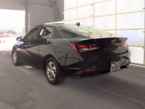 Used 2023 Hyundai Elantra SE FWD image 4