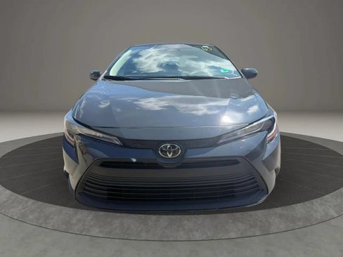 Used 2024 Toyota Corolla LE FWD image 2