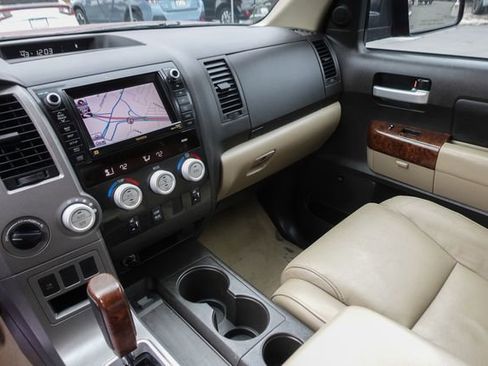 Used 2010 Toyota Tundra Limited image 24