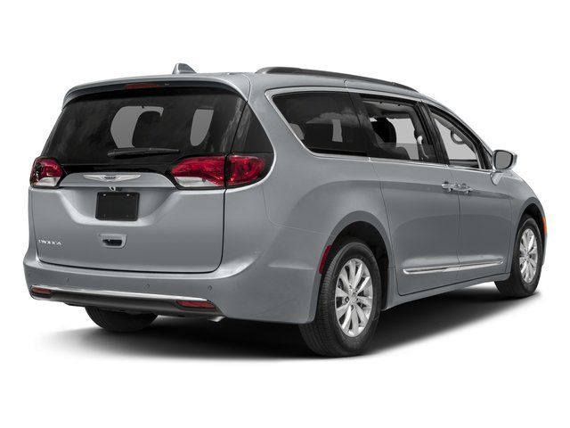 Used 2017 Chrysler Pacifica Touring-L Plus FWD image 5