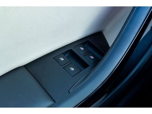 Used 2016 Buick Cascada Premium image 27