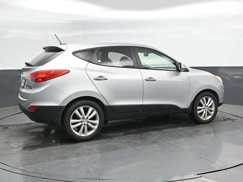 Used 2011 Hyundai Tucson Limited w/ Premium Pkg 3 FWD image 3