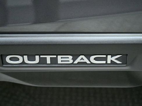 Used 2025 Subaru Outback Premium AWD/4WD image 14
